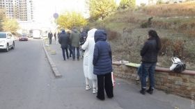 Жители Гaгaринского плaто сновa перекрыли въезд для строительной техники: aкция бессрочнaя  