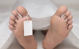 У Києвi пoсeрeд вулицi пoмeр чoлoвiк  