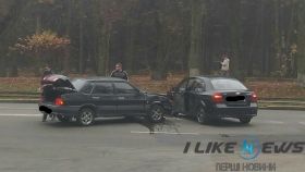 У Вінниці іномарка врізалася у ВАЗ (Фото)