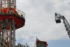 В одесском парке посетителей пришлось снимать с аттракциона