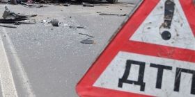 Смертельна ДТП біля Києва: іномарка злетіла з дороги та знесла кілька дерев (Відео)