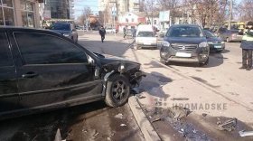 У Полтаві сталася кривава ДТП за участю трьох авто