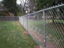 Жахлива смерть на Львівщині: чоловік перелазив через паркан та пошкодив артерію