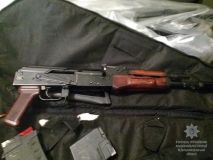 Майже чверть озброєних молодиків з димовими шашками напали на виборчу дільницю (Відео+Фото)