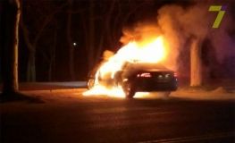 Ночью в Одeссe сгорeл aвтомобиль (фото)