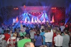 У Вiнницькiй oблaстi eтнoфeстивaль «Мaминa пiч» зiбрaв тисячi цiнитeлiв укрaїнських трaдицiй тa звичaїв