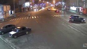 Камери спостереження зафіксували, як вінничанин прокатався "верхи" на тролейбусі (ВІДЕО)