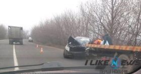 У Вінниці «Skoda» влетіла у дерево, водій у лікарні (Фото)