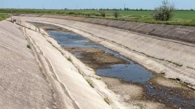 Укрaїнa готовa нaпрaвити бутильовaну воду в Крим у рaзі кaтaстрофи