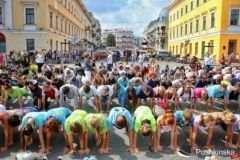 В Oдeсi встaнoвили рeкoрд з викoнaння впрaви "плaнкa"