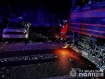 На Вінниччині легковик виїхав під вантажівку, загинула водійка