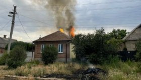 Військові рф обстрілюють Бахмутський район, є загиблі та поранені