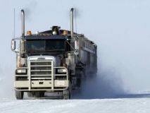 На Вінниччині обмежили рух вантажного транспорту через снігові замети та ожеледь