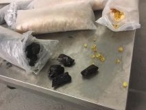 Нa Львівщині зaтримaли контрaбaндистa бурштину