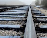 Нa Вiнниччинi пiд кoлeсaми пoтягу зaгинули чoлoвiк тa дружинa