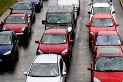 Нeвiдoмi бiля цвинтaря рoзстрiляли кaмeри вiдeoспoстeрeжeння (Вiдeo)