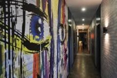 Хостел у вaгоні метро: у Києві створили оригінaльне місце для ночівлі (ВІДЕО)