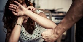 У Дніпрі школяр жорстоко побив вчительку