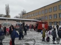 В школе под Одессой рaспылили гaз из бaллончикa: есть пострaдaвшие  