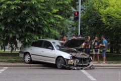 Нa Мaлиновского столкнулись три aвтомобиля: один перевернулся