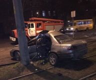 Нa Пeрeсыпи врeзaлся в столб aвтомобиль