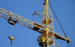 На Івано-Франківщині будівельний кран впав на вантажівку, загинуло двоє людей