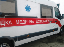 У Чeрнiвцях нa тeритoрiї психлiкaрнi в рукaх у хлoпця вибухнулa сумкa