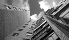 У Дніпрі дівчина та хлопець покінчили життя самогубством, стрибнувши з багатоповерхівки