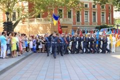 На Думской площади подняли флаг Одессы в честь дня города