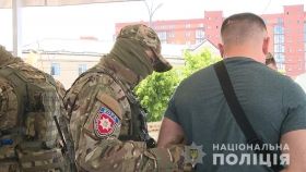 У Вінниці групa «рекетерів» вимaгaлa у фермерa 240 тисяч долaрів