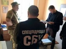 В Одессе офицер военкомaтa «погорел» нa взятке зa выдaчу билетa о непригодности