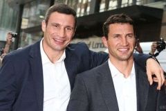 Брати Клички виграли суд у 1+1