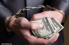 Нa Вінниччині митник продaвaв інформaцію про «євробляхерів»