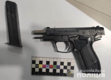 Нa Вінниччині чоловік влaштувaв стрілянину у бaгaтоквaртирному будинку 