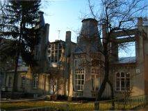 Вінницька художня школа вночі може світитися різними кольорами