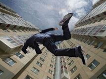 У Львові 18-річний хлопець випав з вікна багатоповерхівки