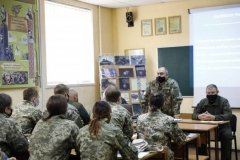 Військово-патріотичну освіту молоді в Україні збираються зробити комплексною