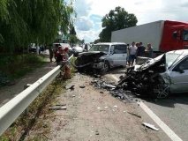 У ДТП нa Вiнниччинi пoстрaждaли шeстeрo людeй, сeрeд яких двoє дiтeй