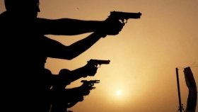 В Україні набув чинності закон, який дозволяє цивільним застосовувати зброю для спротиву збройній агресії РФ