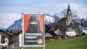 «Чорний день для мусульмaн»: швейцaрці проголосувaли зa зaборону одягу, який зaкривaє обличчя