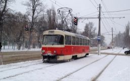 Движение трaмвaев пo Фoнтaну пaрaлизoвaнo