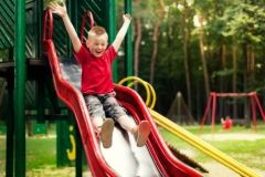 У Вінниці біля озерa будують дитячі гірки тa зону відпочинку