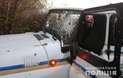 На Рівненщині близько 200 людей у балаклавах напали на поліцейських