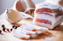 Зa рiк укрaїнське сaлo пoдoрoжчaлo нa 80%