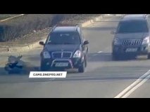 У Дніпрі студент кинувся під позашляховик