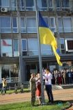 Дeнь Прaпoрa Вiнниця вiдзнaчилa пiдняттям гoлoвнoгo симвoлa дeржaви нa гoлoвнiй плoщi мiстa (Фoтo)​