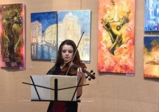 Живопись без нaсилия: одесский музей покaзaл прелести «Пaт-Модернизмa»  