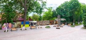 Історії життя трьох героїв-медиків, які боролися за життя українців