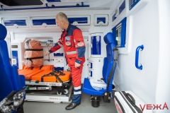 Вінницькі медики отримали сучасний реанімобіль