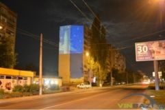 Дев’ятиповерхівку на Коріатовичів прикрашають муралом під назвою «Спрямованість»